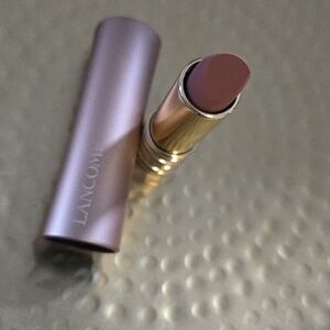Lancome Lipstick with Creamy Satin Finish